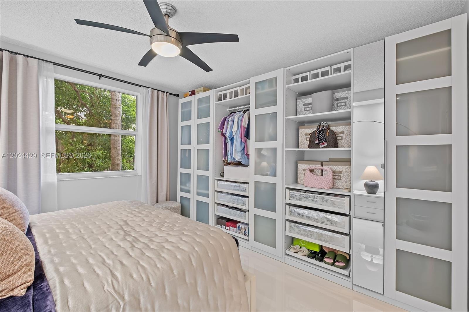 PORTO BELLAGIO CONDO - Residential