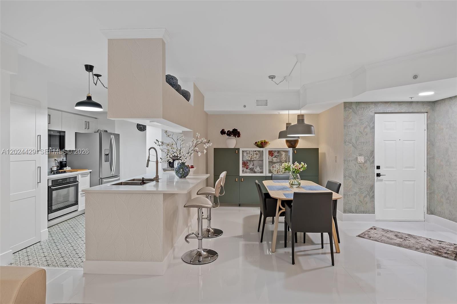 PORTO BELLAGIO CONDO - Residential