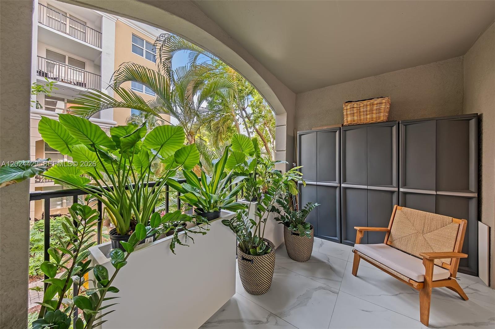 PORTO BELLAGIO CONDO - Residential