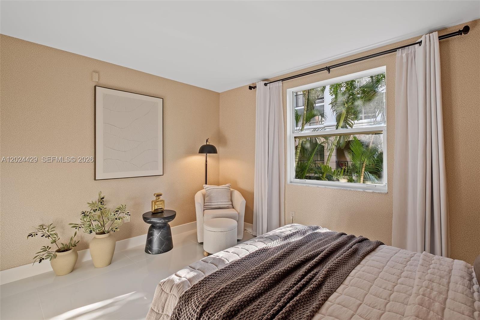 PORTO BELLAGIO CONDO - Residential