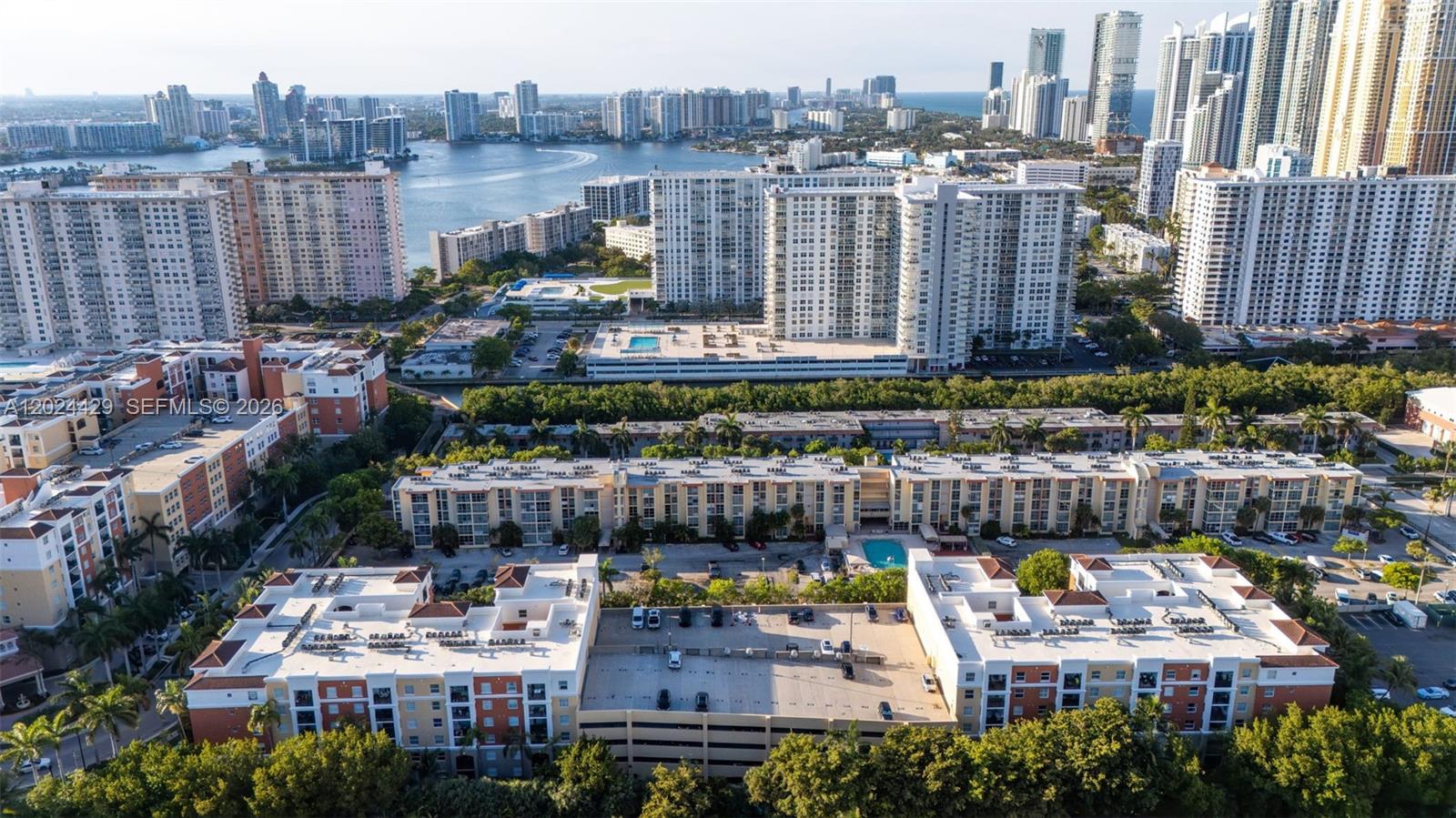 PORTO BELLAGIO CONDO - Residential