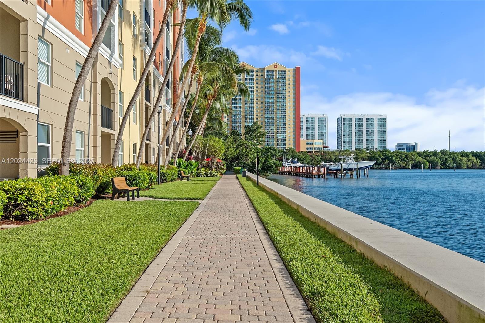 PORTO BELLAGIO CONDO - Residential