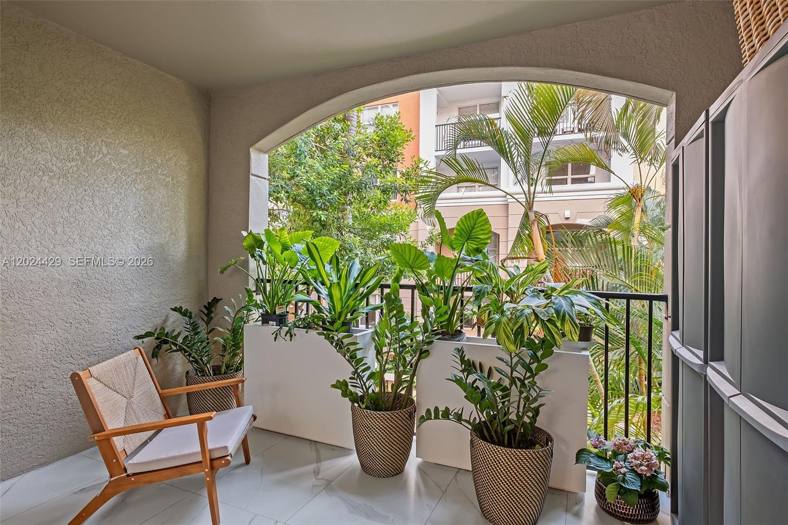 PORTO BELLAGIO CONDO - Residential