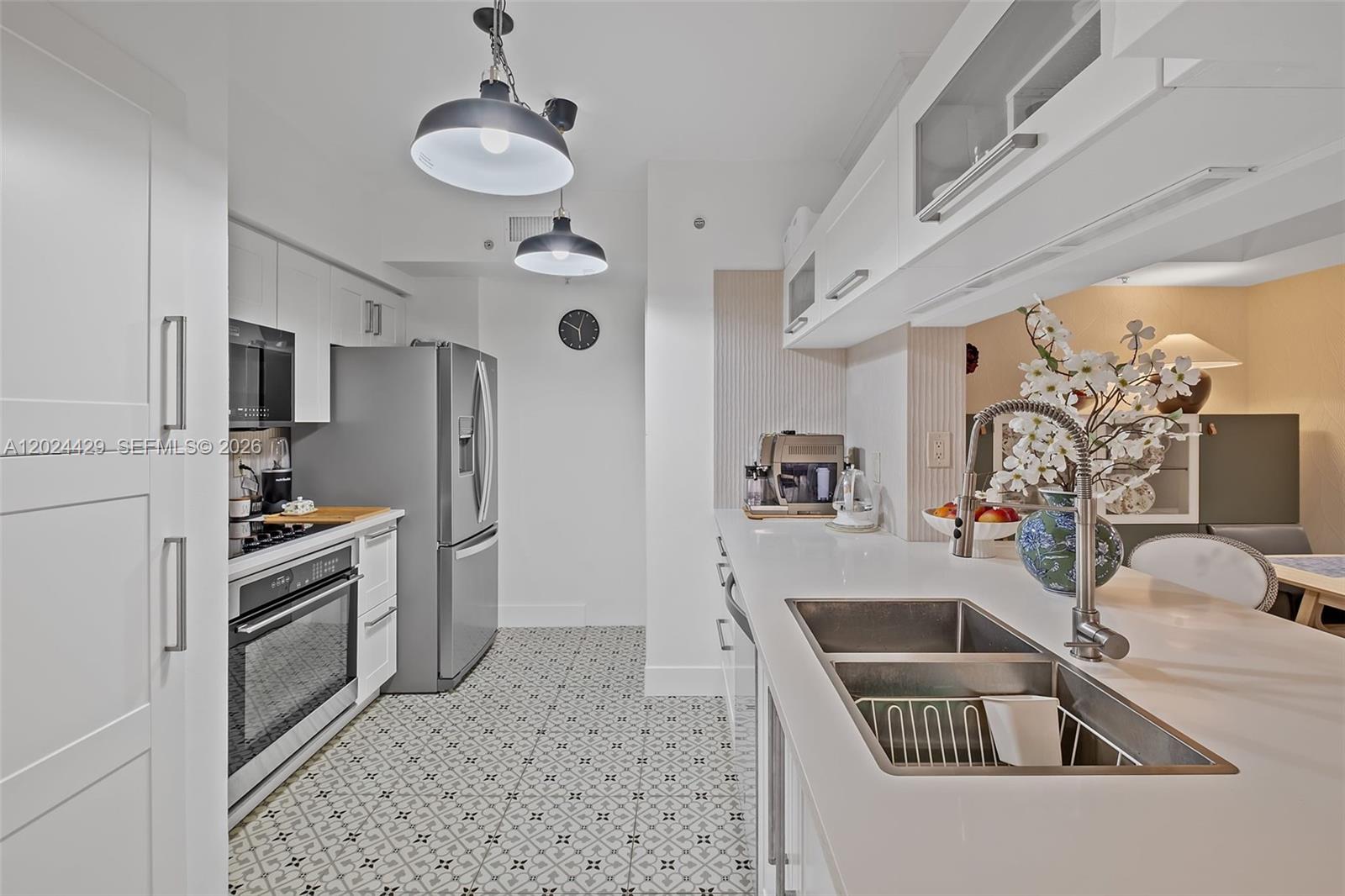 PORTO BELLAGIO CONDO - Residential
