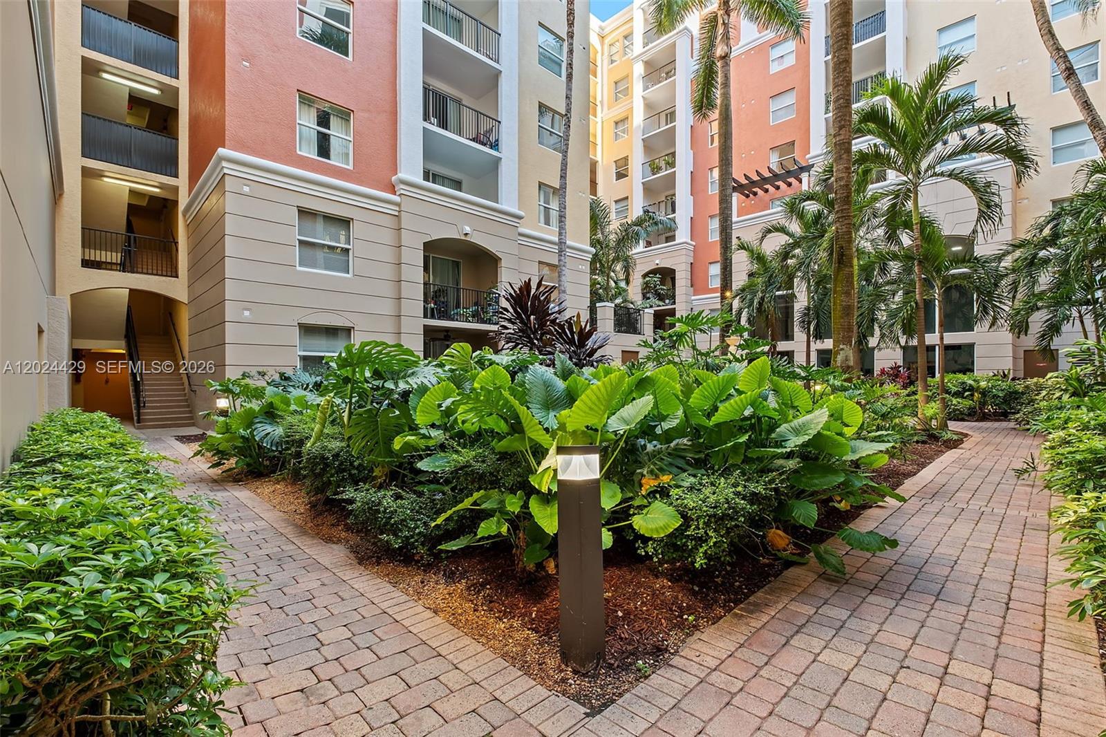 PORTO BELLAGIO CONDO - Residential