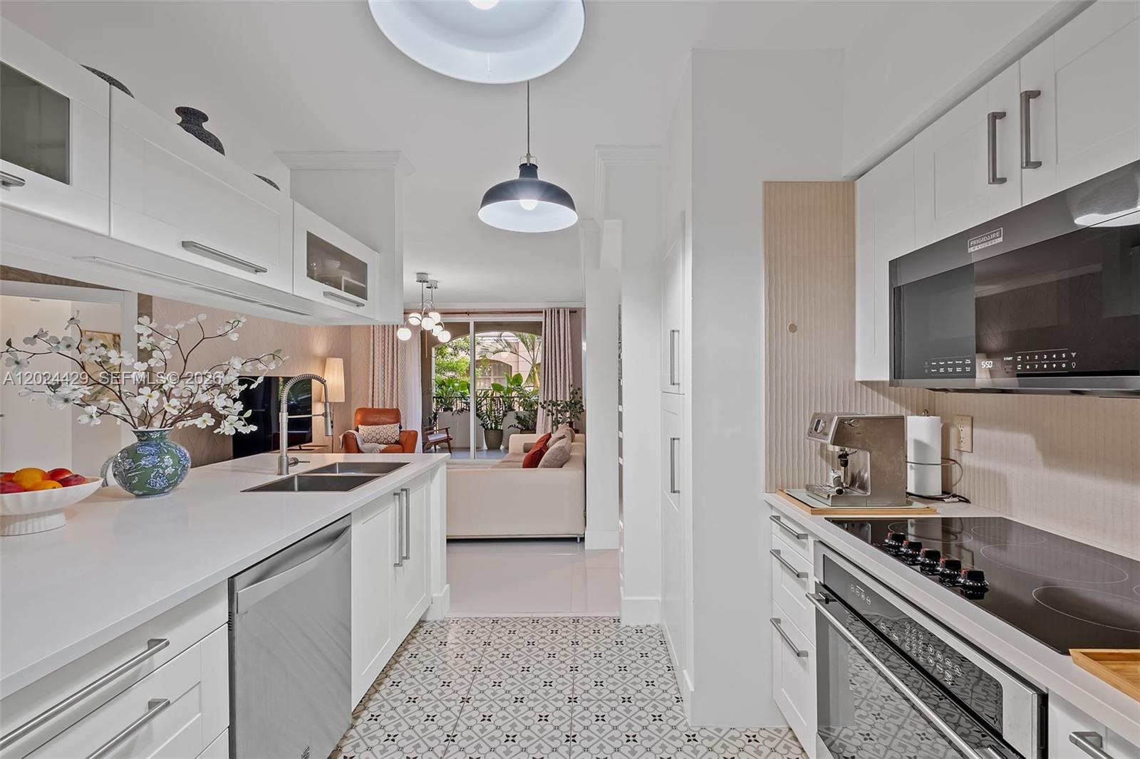 PORTO BELLAGIO CONDO - Residential