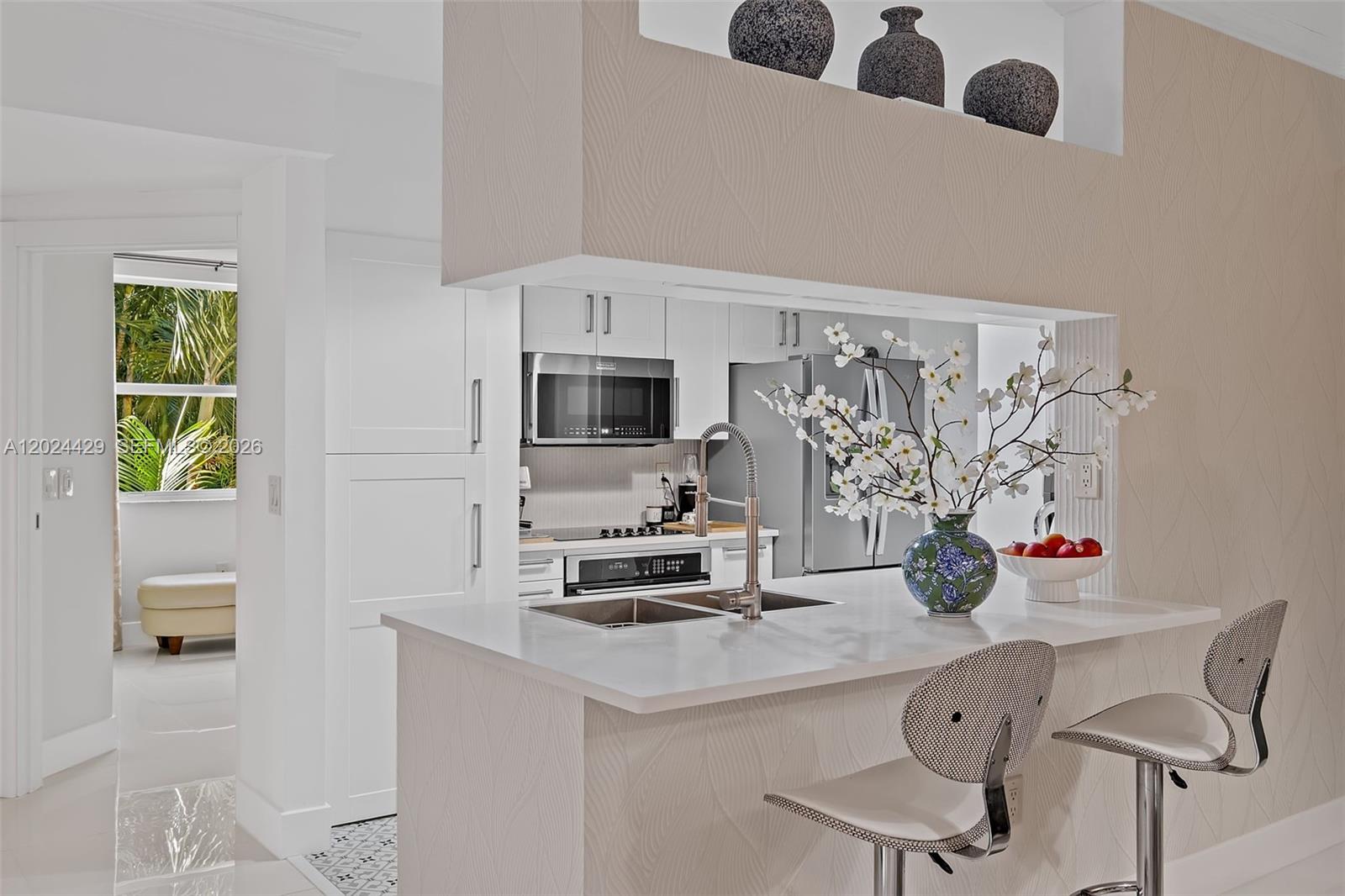 PORTO BELLAGIO CONDO - Residential