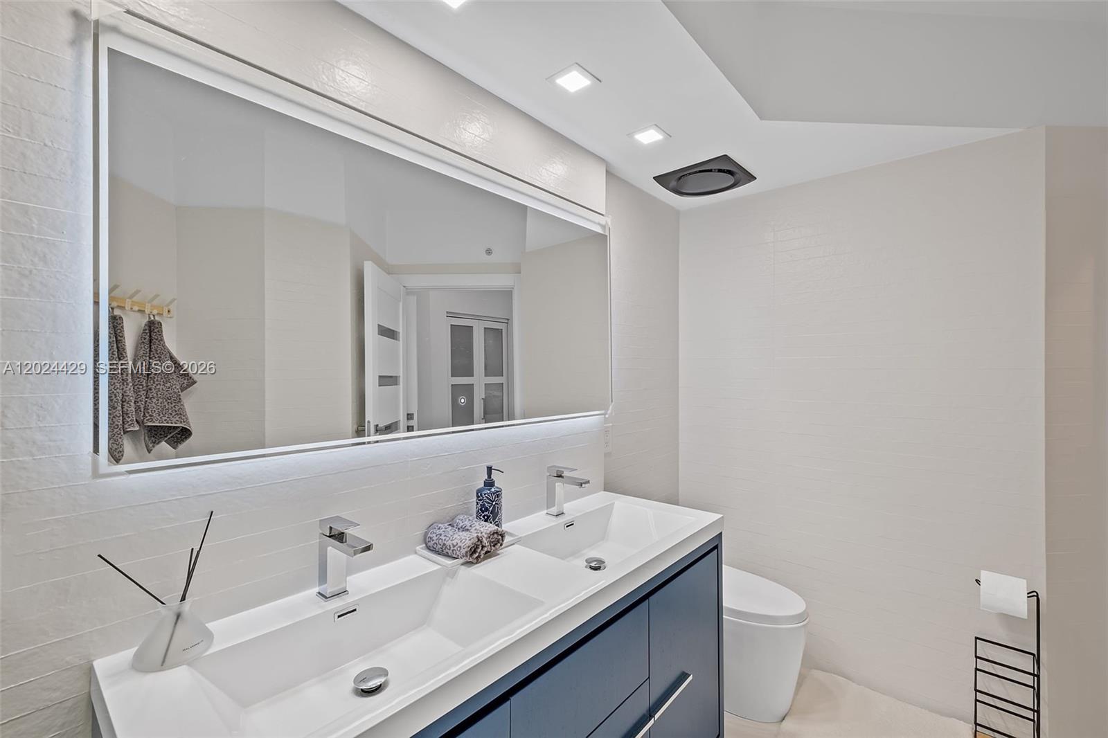 PORTO BELLAGIO CONDO - Residential