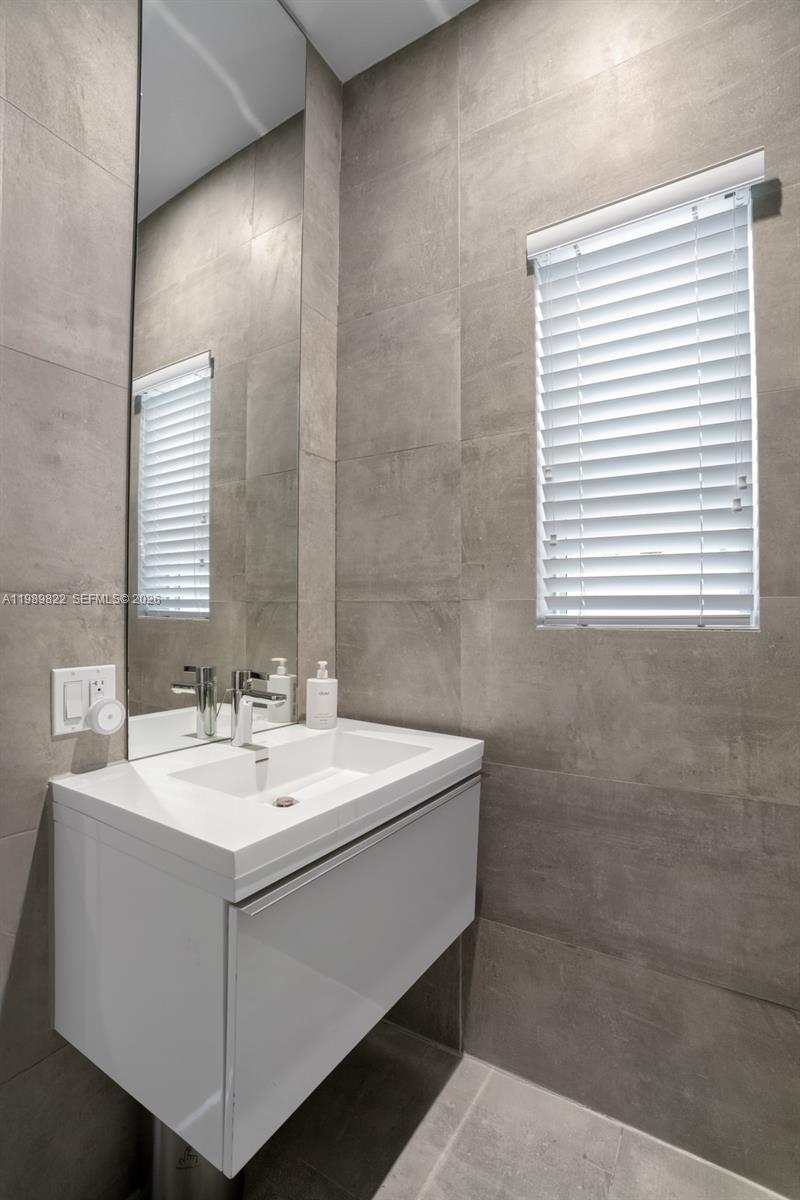 ALTON BEACH BAY FRONT RE- - Residential