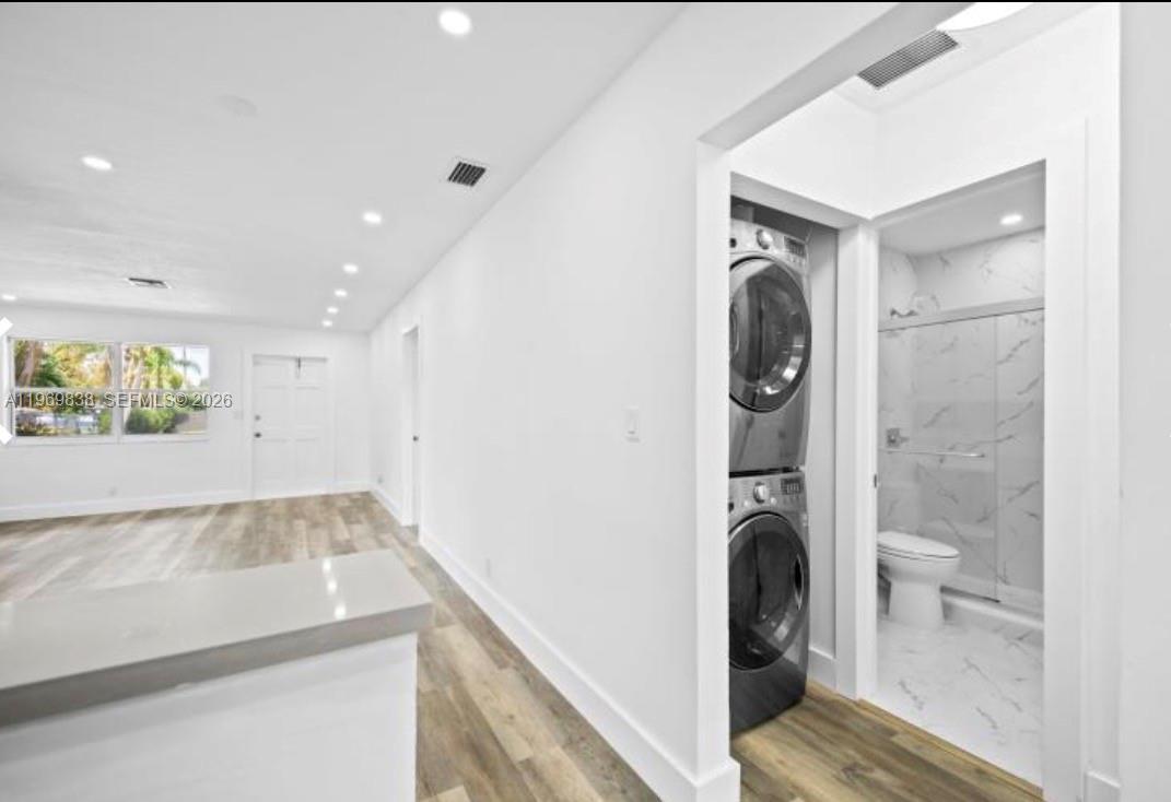 WOODED HILLS ESTATES - Residential Lease