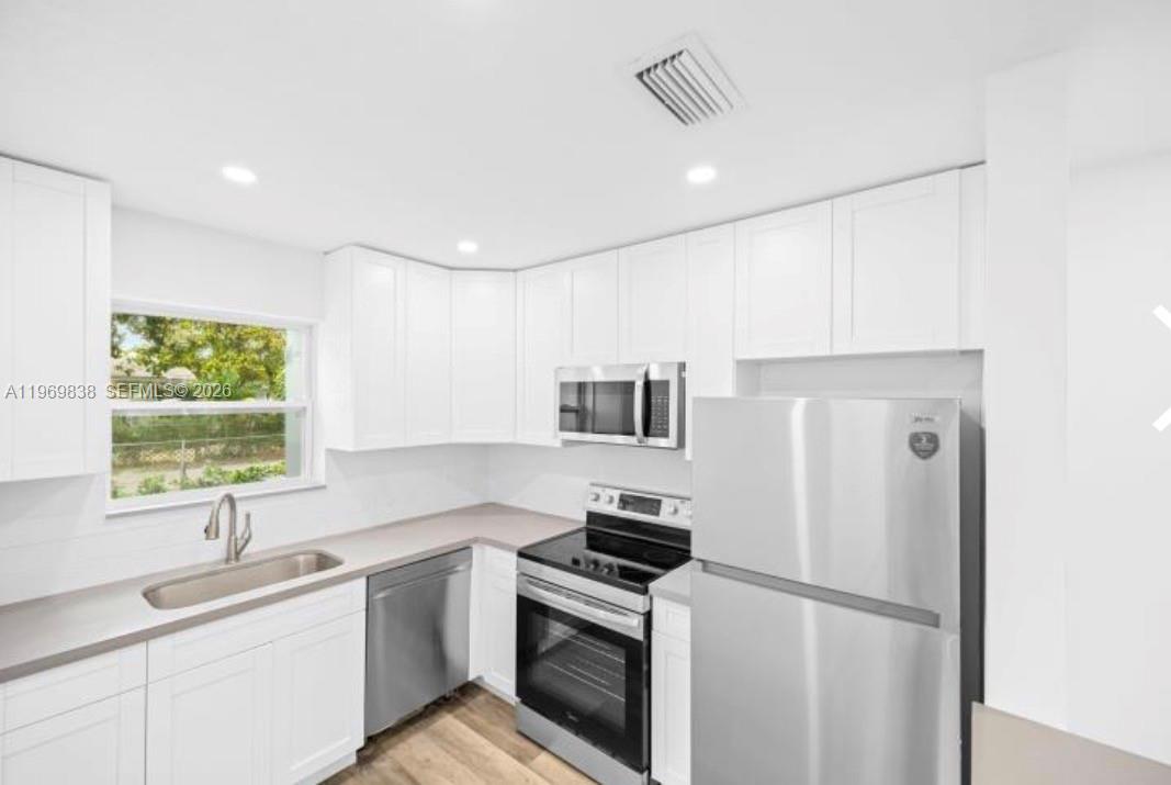 WOODED HILLS ESTATES - Residential Lease