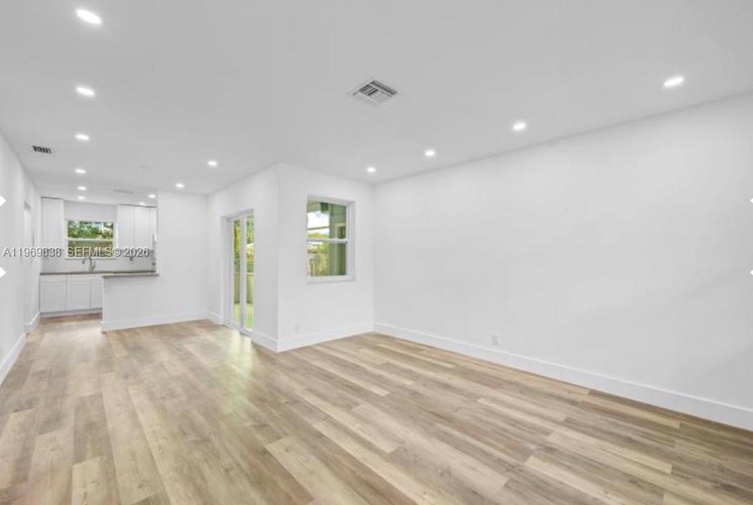 WOODED HILLS ESTATES - Residential Lease