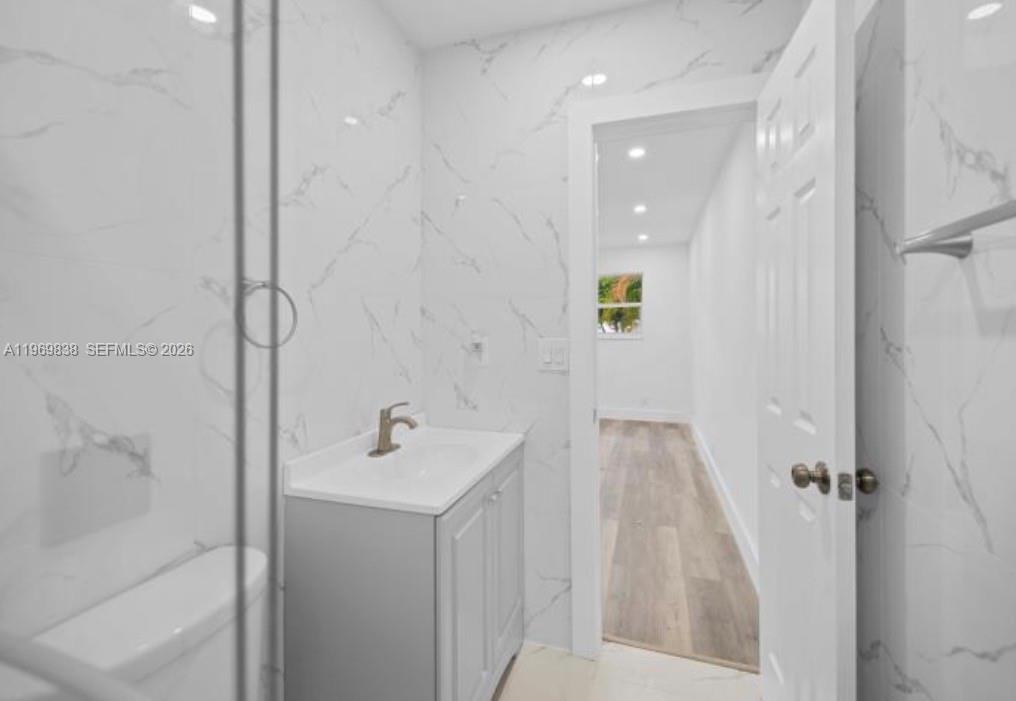 WOODED HILLS ESTATES - Residential Lease