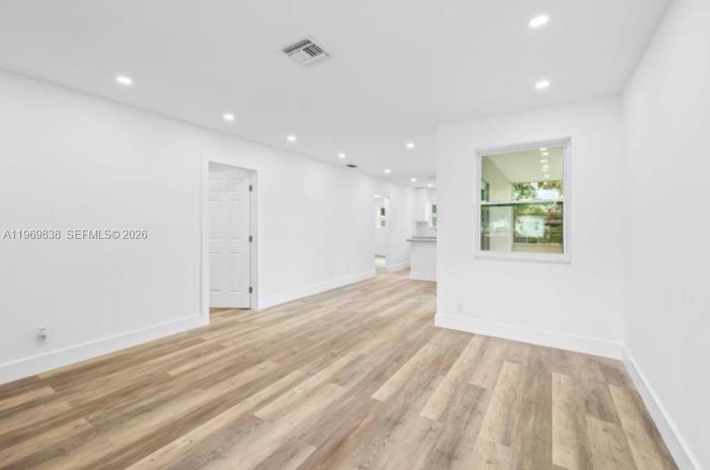 WOODED HILLS ESTATES - Residential Lease