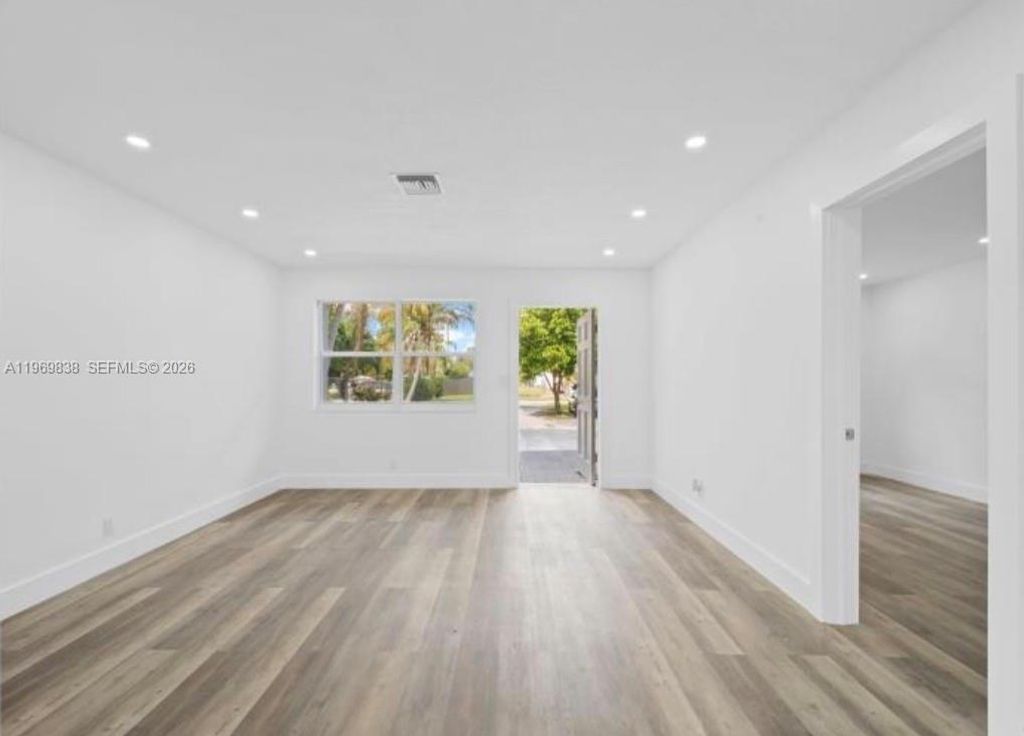 Photo of 816 N Golf Dr #n/a, Hollywood, FL 33021 (MLS # A11969838)