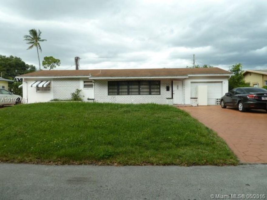 Spacious family home in East Pembroke Pines. Just waiting for you to add your personal touch. Centralized location close to shopping, dining and public transportation. Schedule your showing today!