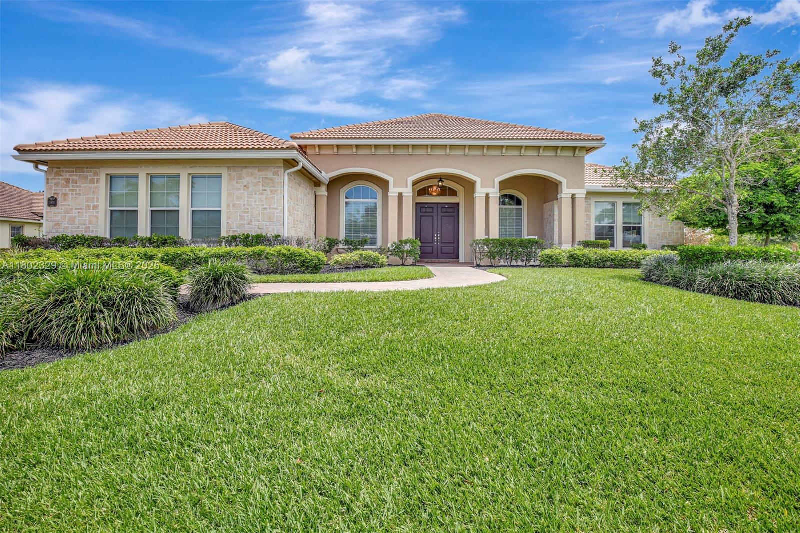 5474 S Sterling Ranch Cir, Davie, Broward County, Florida - 4 Bedrooms  
4 Bathrooms - 
