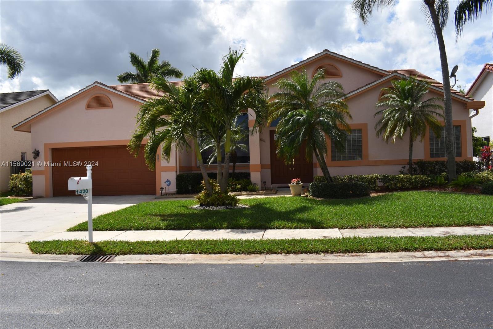 Property for Sale at 1420 Sw 104th Ave, Pembroke Pines, Miami-Dade County, Florida - Bedrooms: 4 
Bathrooms: 3  - $675,000