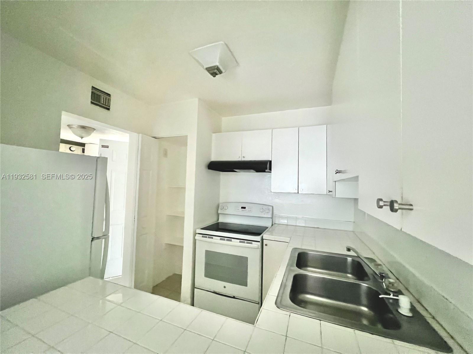 BELLAVISTA GARDENS CONDO - Residential Lease