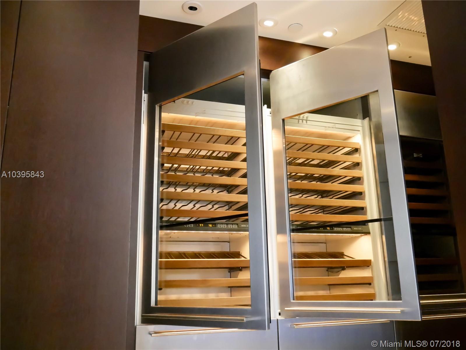 Stunning unit at Four Seasons Residences located in the heart of Brickell Avenue. High end finishes, media room, office, bar and formal dinning room. 24/7 room service, concierge, security, valet, 3 pools with cabanas, spa, restaurant and Equinox membership for 50,000 Sq. Ft. Gym and much more