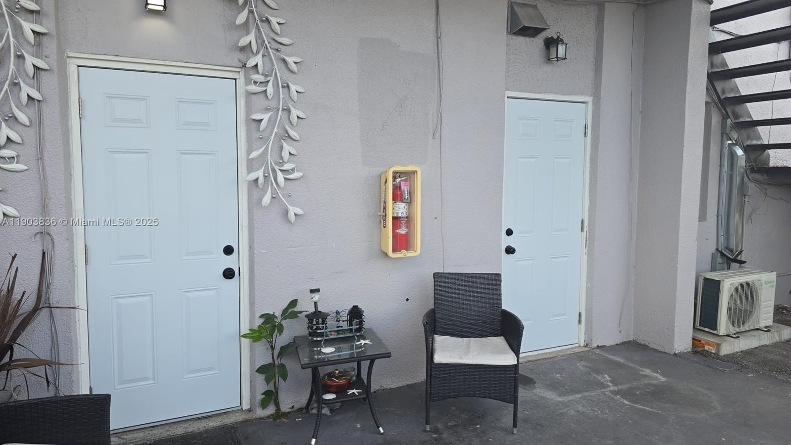 HOLLYWOOD BEACH HEIGHTS S - Residential Lease