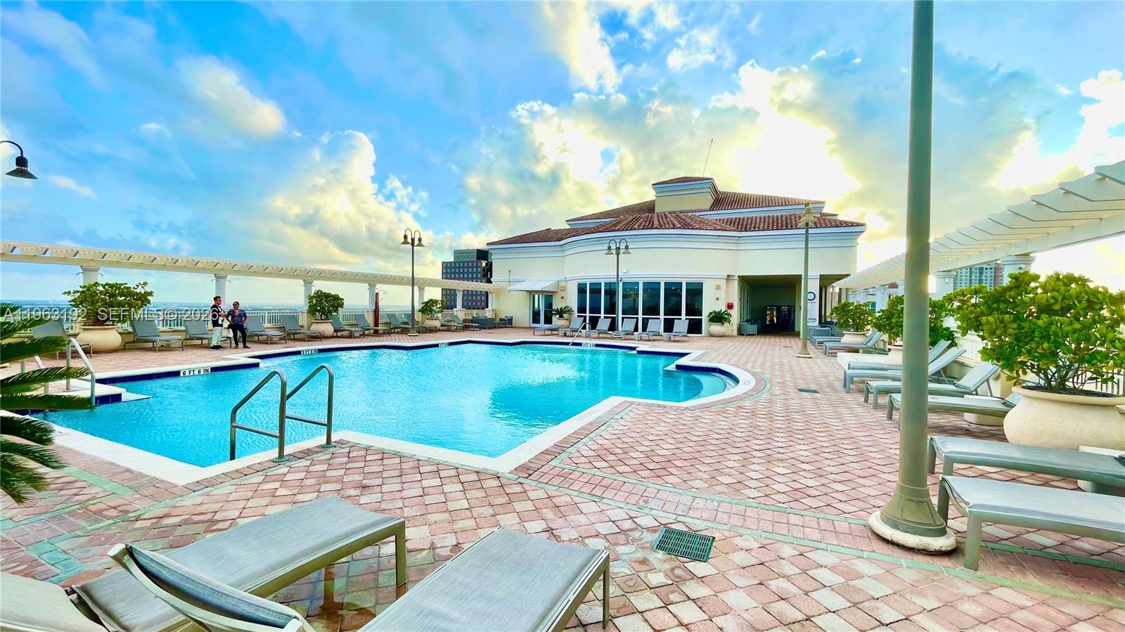 NURIVER LANDING CONDO - Residential