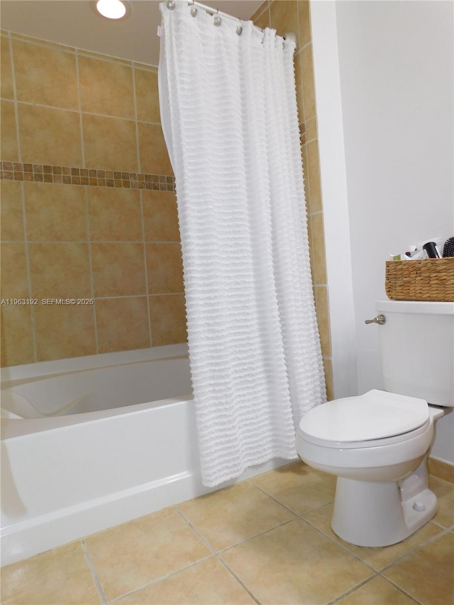 NURIVER LANDING CONDO - Residential