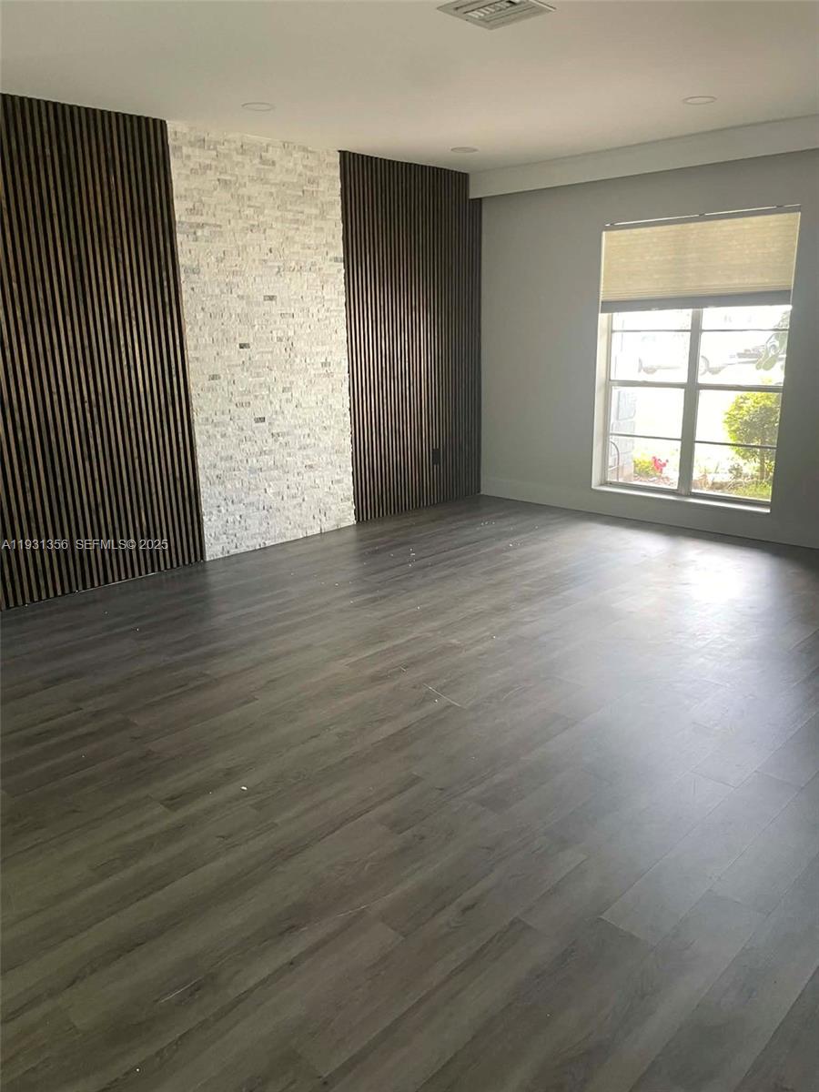 Sandalfoot Cove Sec Two - Residential