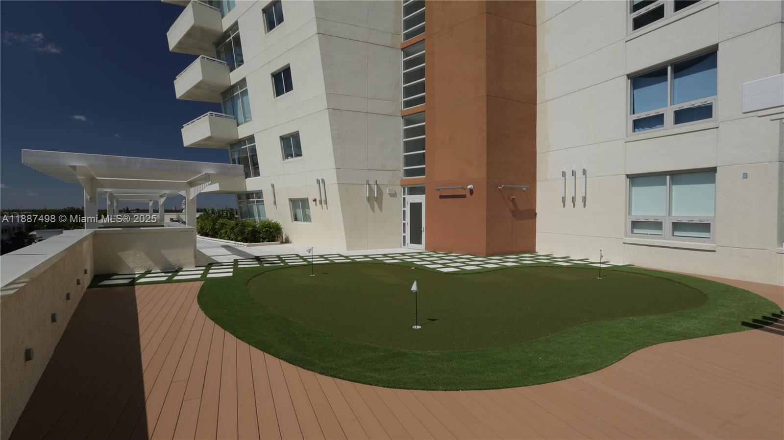 MIDBLOCK MIAMI CONDO - Residential Lease