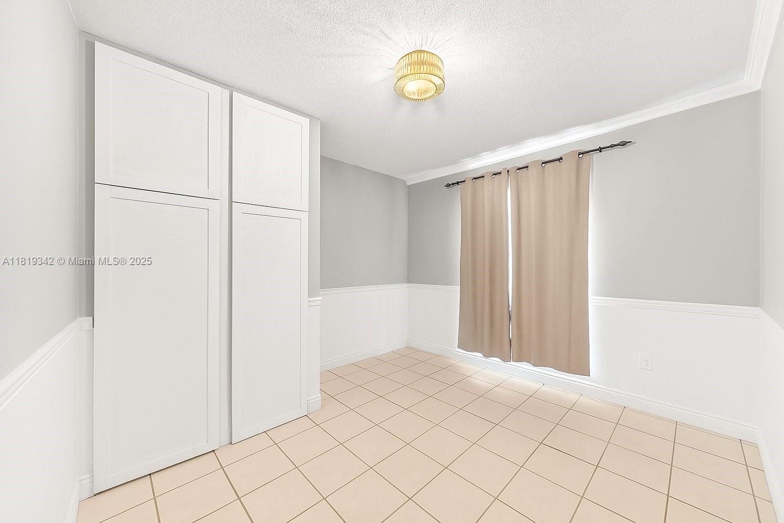 BIRD LAKES SOUTH SEC 2 - Residential Lease