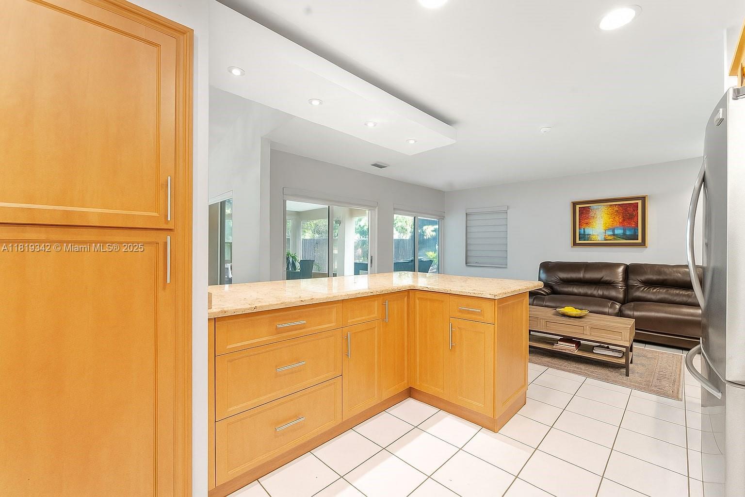 BIRD LAKES SOUTH SEC 2 - Residential Lease