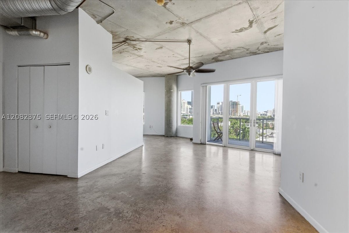 10 SW South River Dr 806