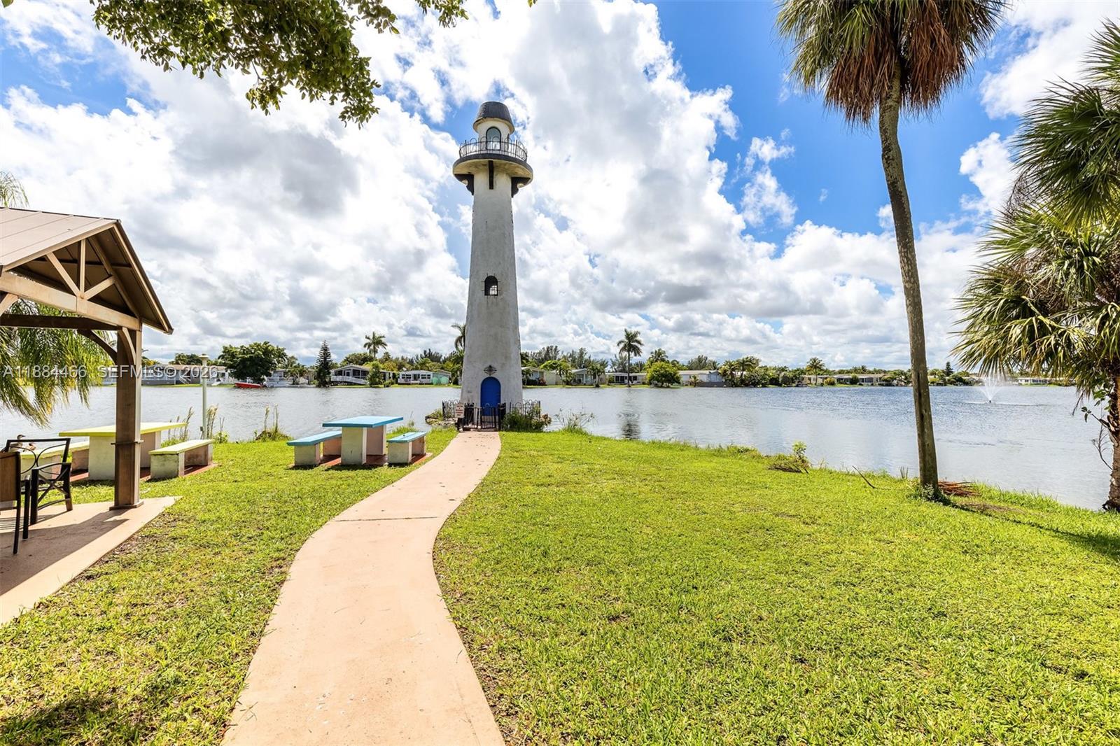 ESTATES OF FT. LAUDERDALE - Residential