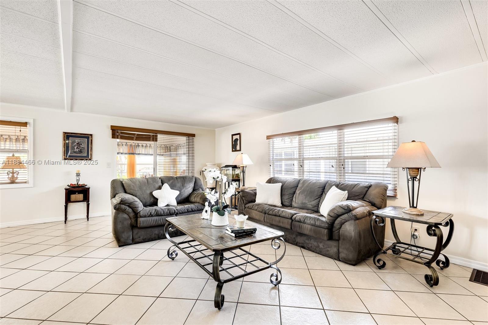 ESTATES OF FT. LAUDERDALE - Residential