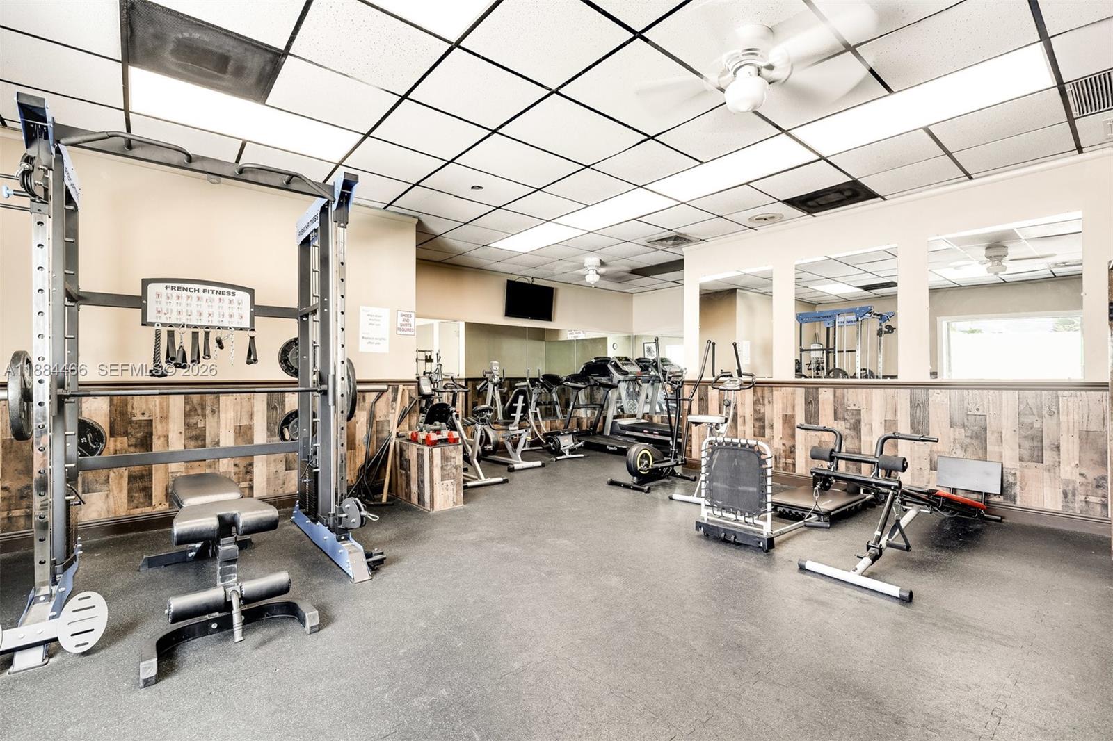 ESTATES OF FT. LAUDERDALE - Residential