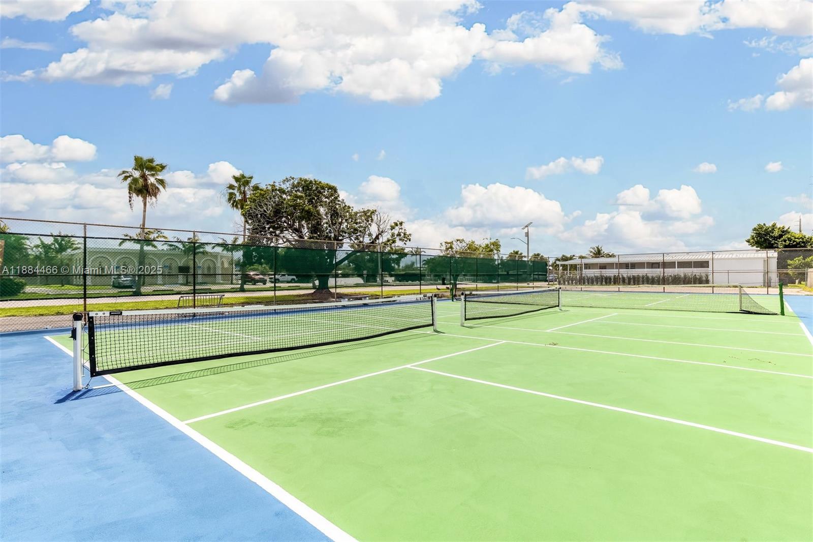 ESTATES OF FT. LAUDERDALE - Residential