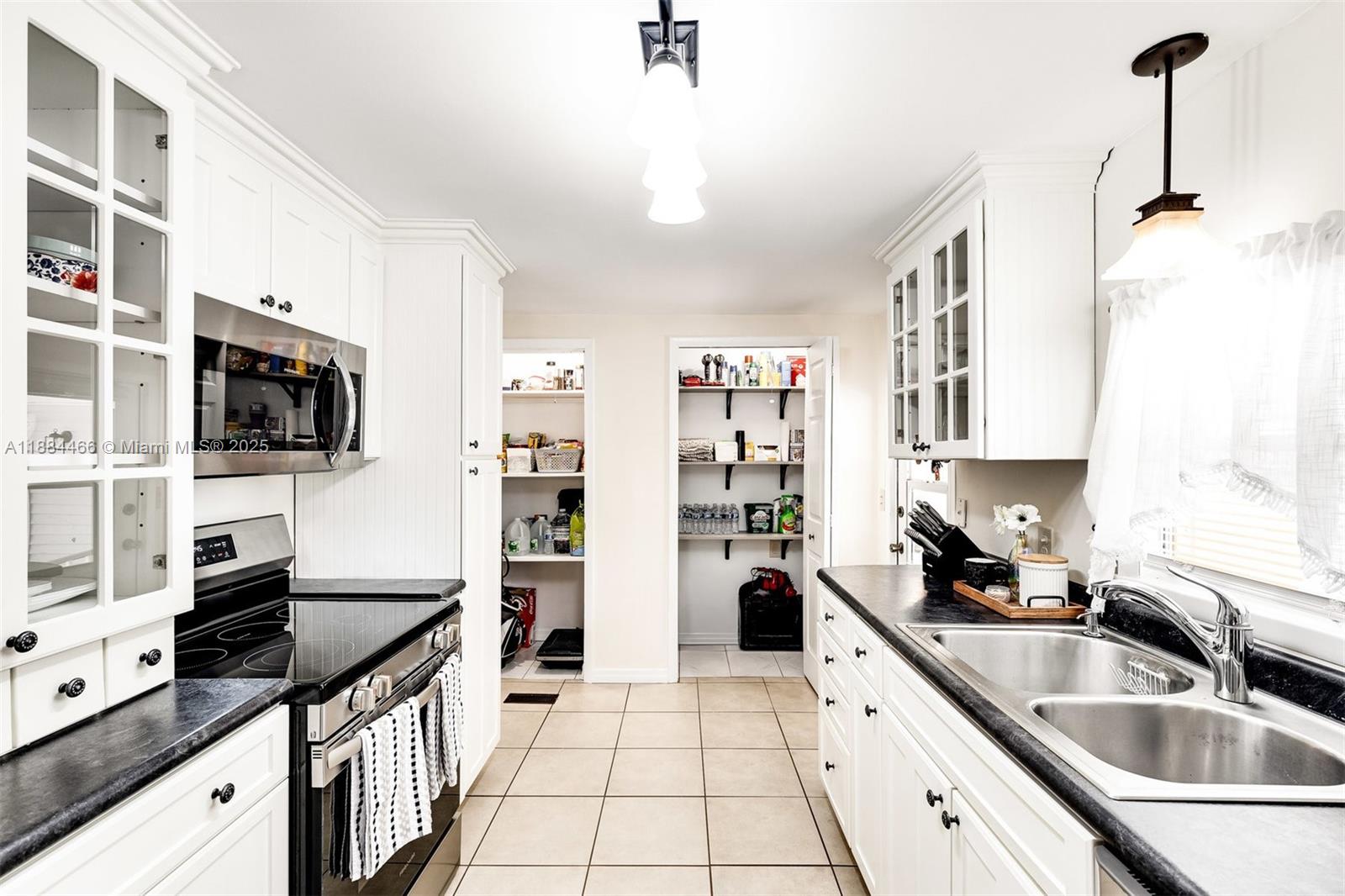 ESTATES OF FT. LAUDERDALE - Residential