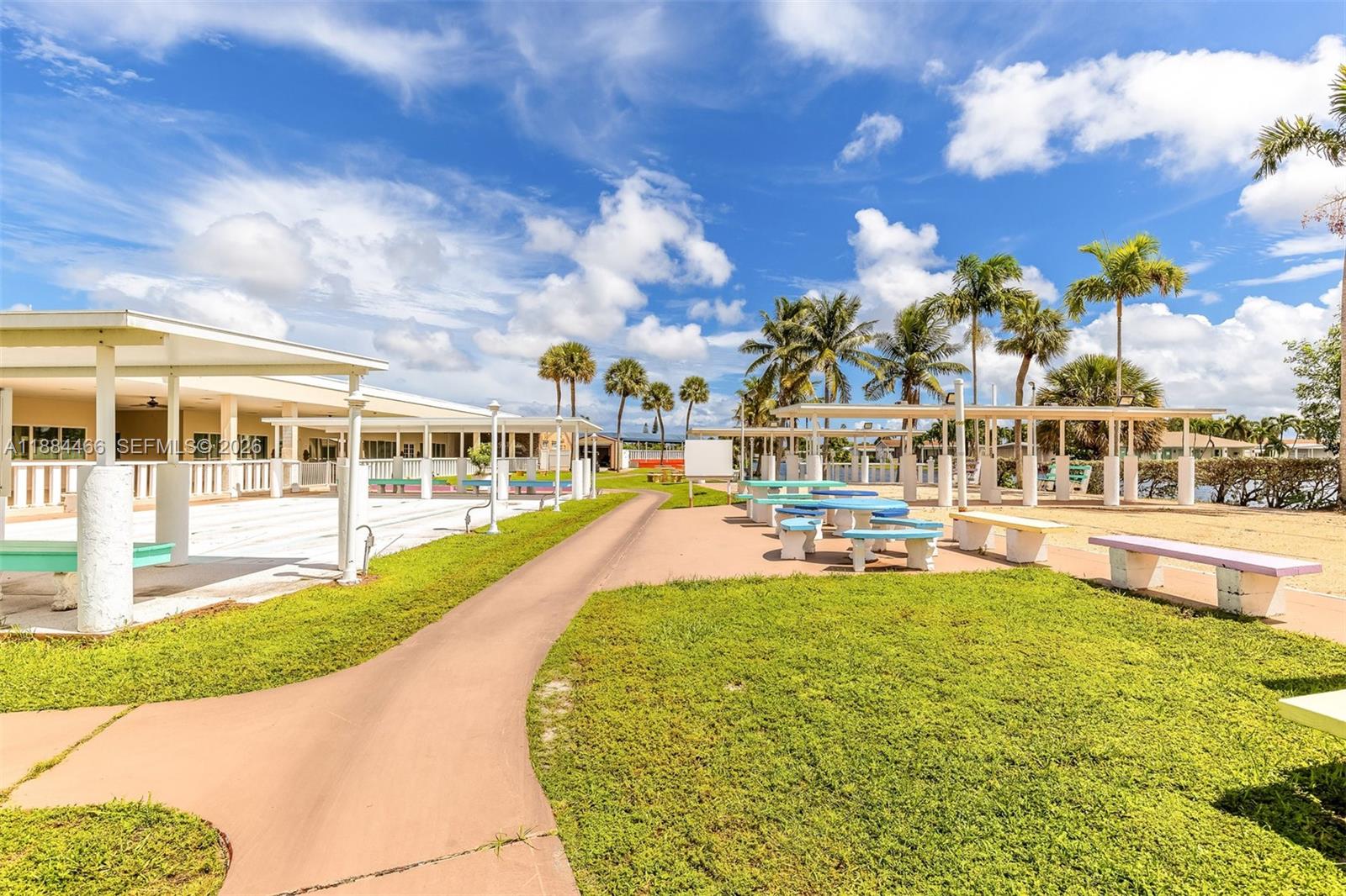 ESTATES OF FT. LAUDERDALE - Residential