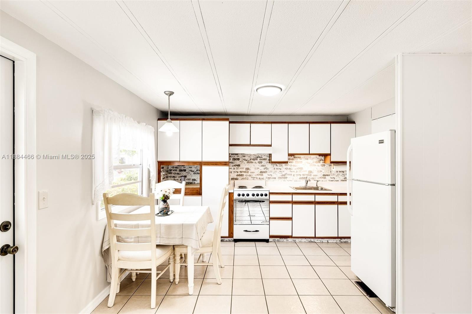 ESTATES OF FT. LAUDERDALE - Residential