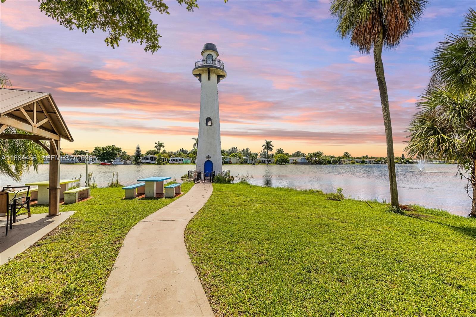 ESTATES OF FT. LAUDERDALE - Residential