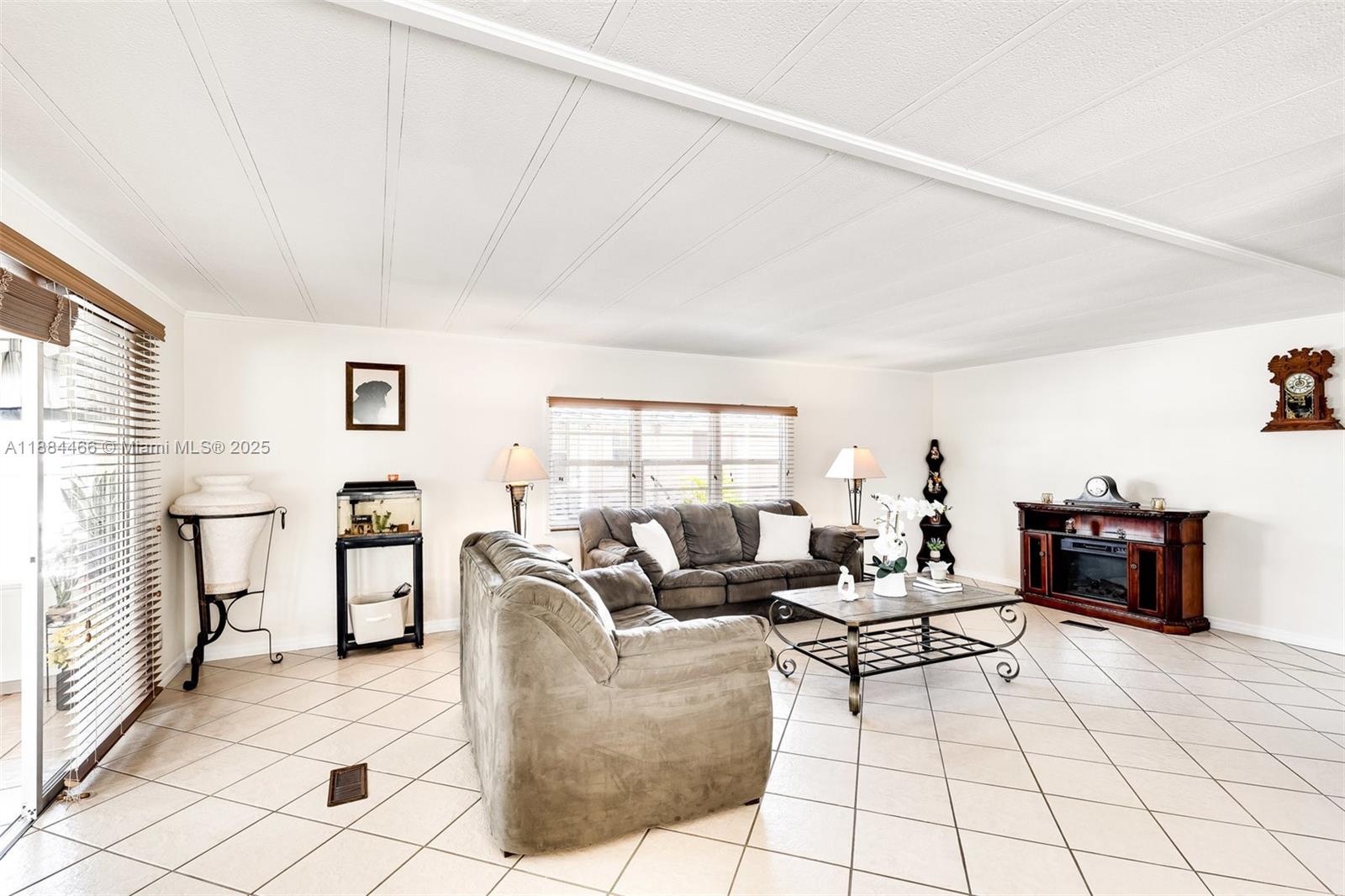 ESTATES OF FT. LAUDERDALE - Residential