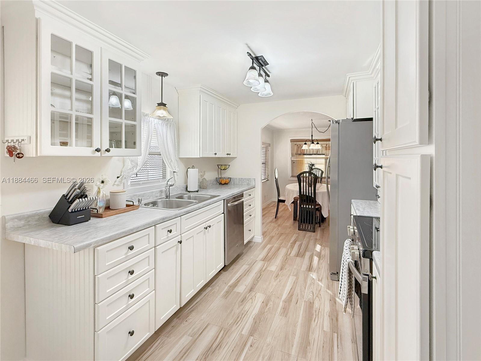 ESTATES OF FT. LAUDERDALE - Residential