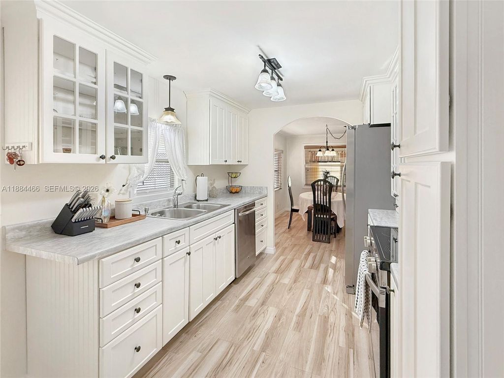 Photo of 5720 Lakeshore Dr, Dania Beach, FL 33312 (MLS # A11884466)