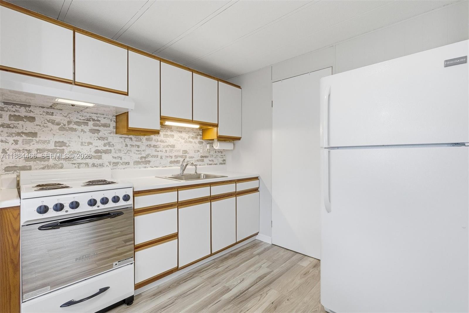 ESTATES OF FT. LAUDERDALE - Residential