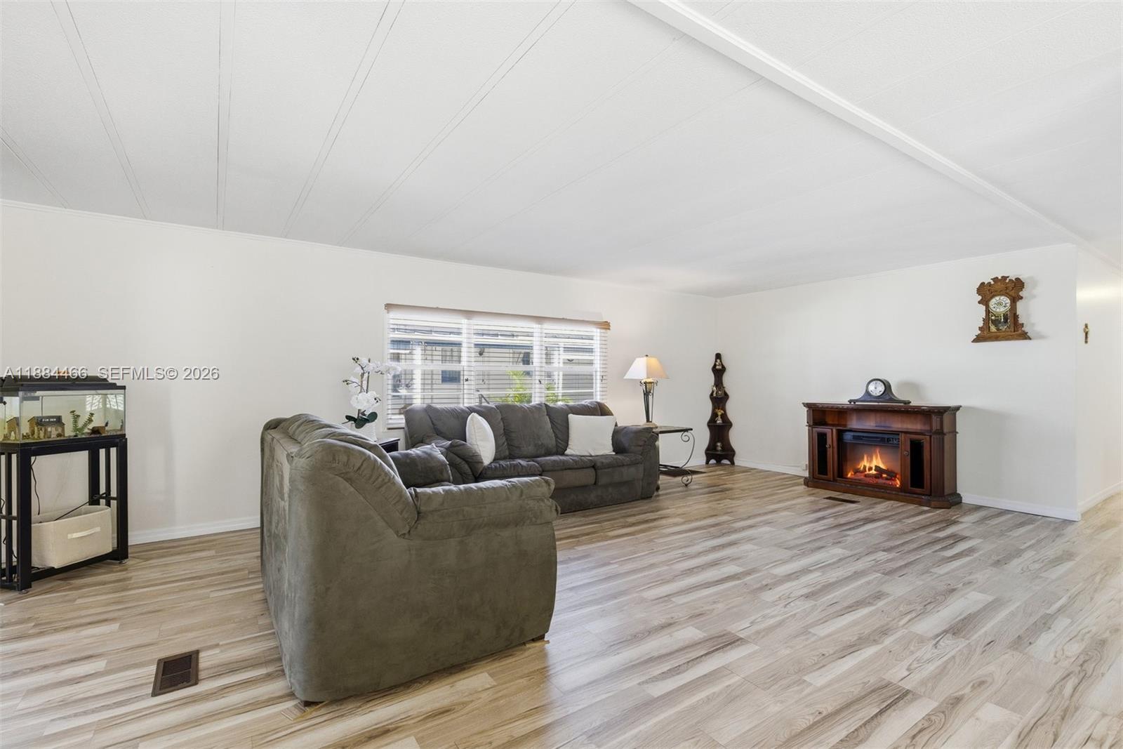 ESTATES OF FT. LAUDERDALE - Residential