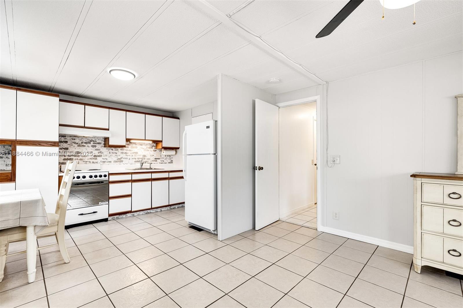 ESTATES OF FT. LAUDERDALE - Residential