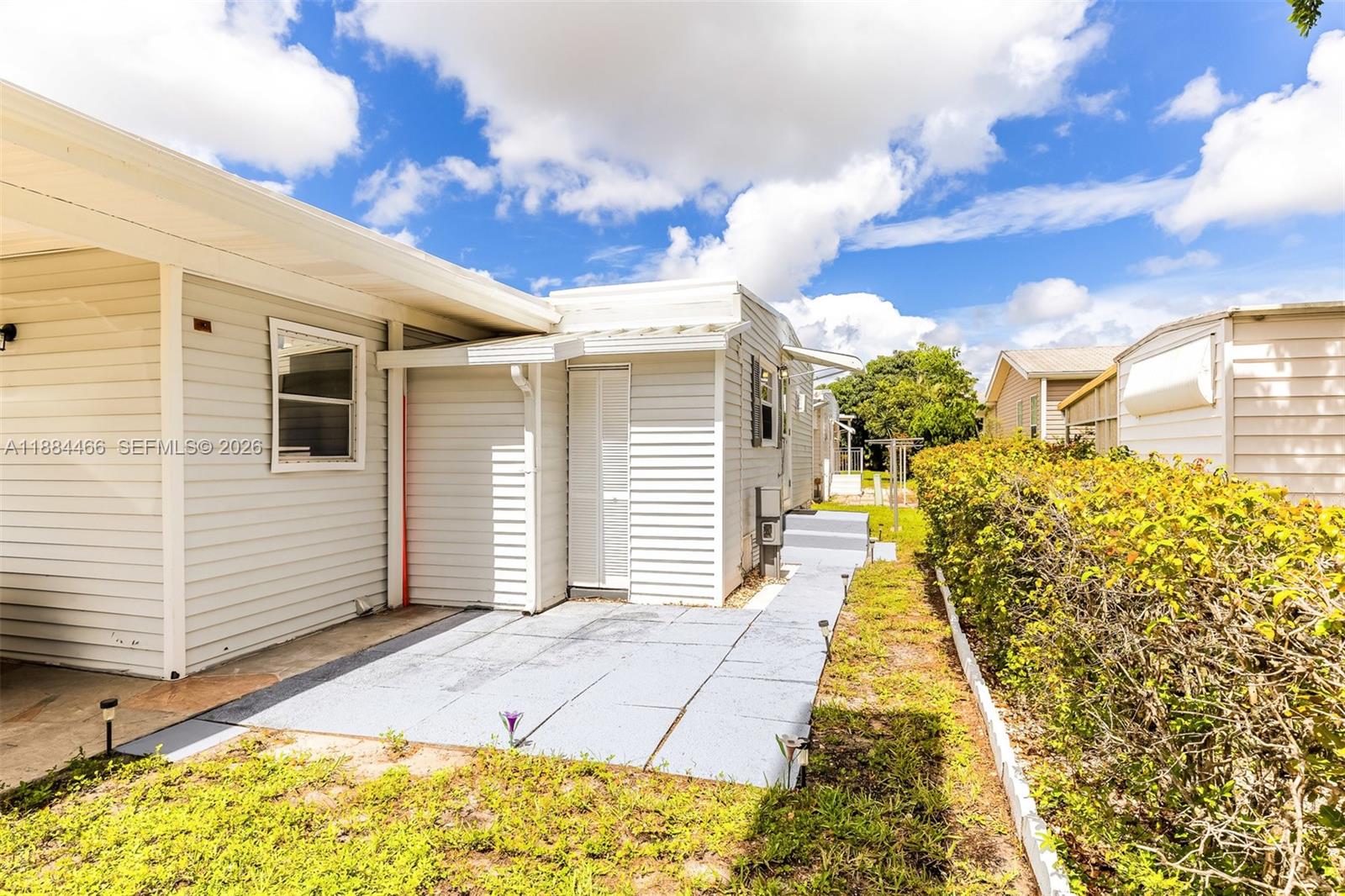 ESTATES OF FT. LAUDERDALE - Residential