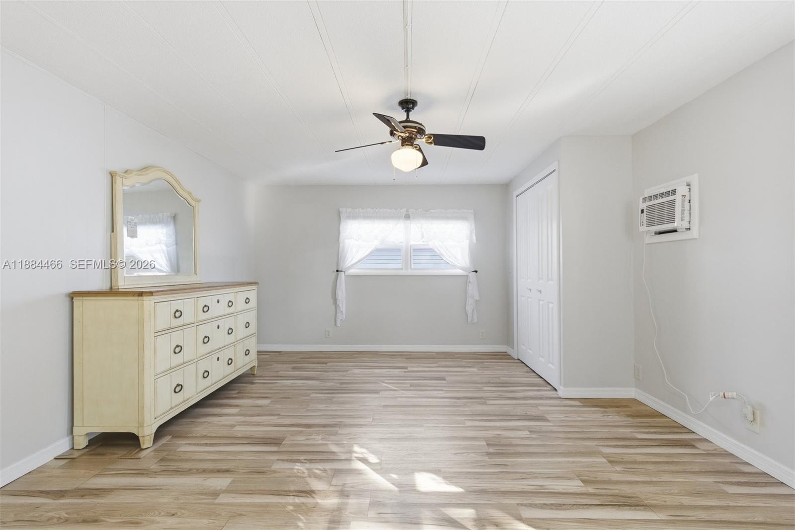 ESTATES OF FT. LAUDERDALE - Residential