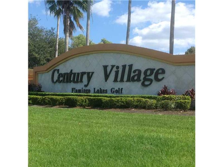 CONDO IN HEART OF PEMBROKE PINES READY TO MOVE IN WITH LAMINATE FLOORING, RESORT STYLE COMMUNITY SOME OF THE AMMENTIES INCLUDES GOLF, TENNIS, POOLS, TRANSPORTATION AND MORE...NEAR PEMBROKE GARDENS SHOPS/DINNING, 55+ COMMUNITY.