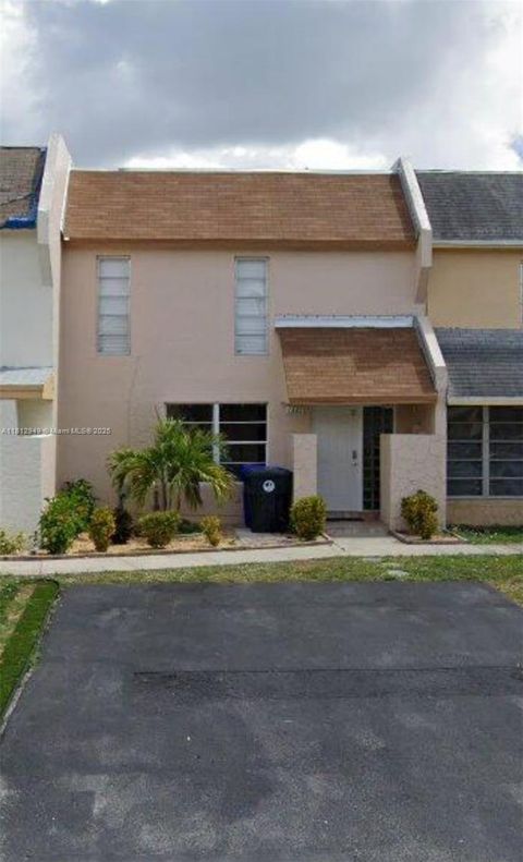 1321 Seaview North Lauderdale FL 33068